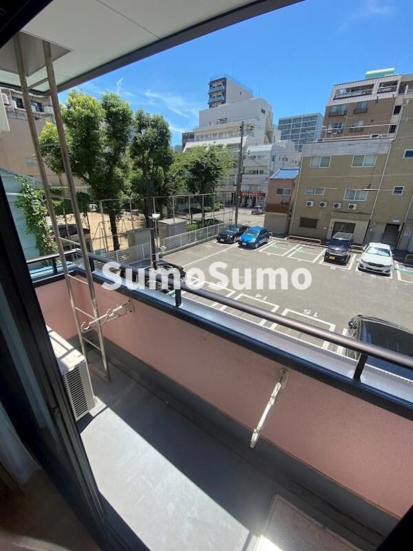 バルコニー(外からの目が気にならないバルコニーで洗濯物が干せます)
