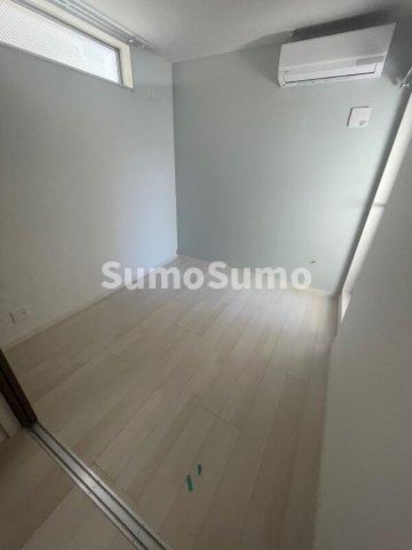 居室(こちらのリビングで趣味の時間をお楽しみください)