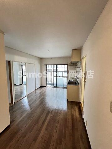 物件内観写真5　(リビングです)