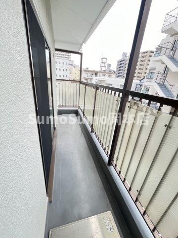 物件内観写真14　(暖かな日差しのふりそそぐバルコニー)