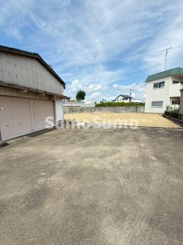 物件外観写真3　(駐車場です)