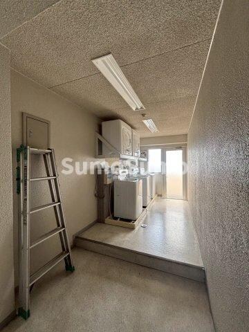 物件外観写真2　(建物の内部です)