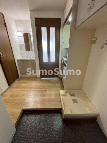 物件内観写真6　(収納もある玄関です)