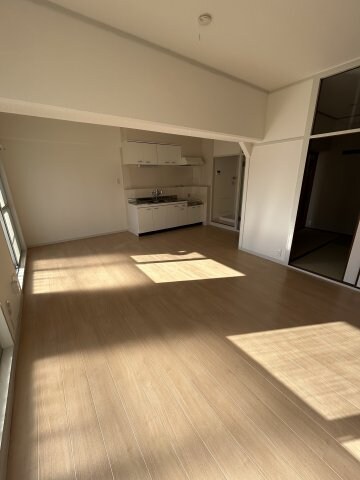 物件内観写真17　(リビングです)