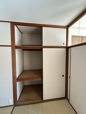 物件内観写真19　(小物を収納するのに便利です)