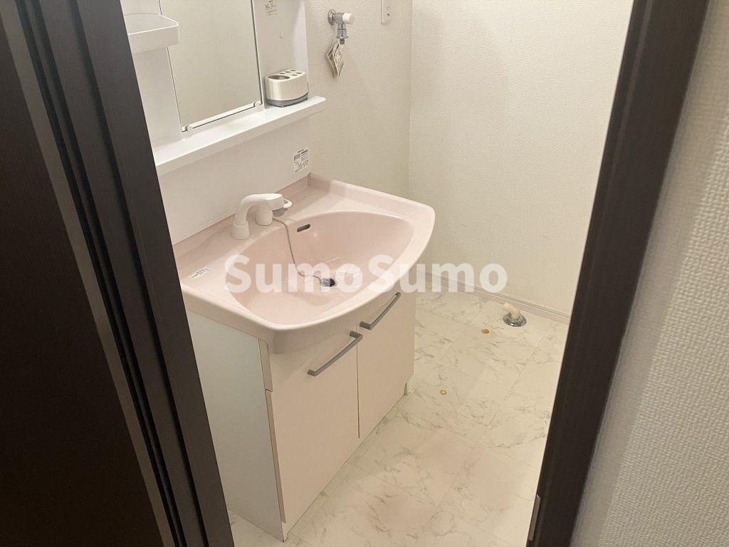 物件内観写真14　(コンパクトで使いやすい洗面所)