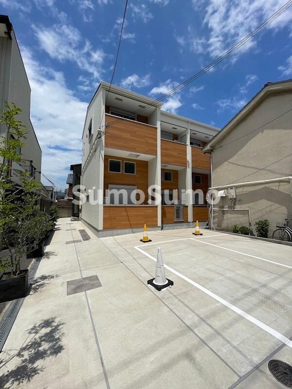 物件外観写真1　(外観もきれいです)