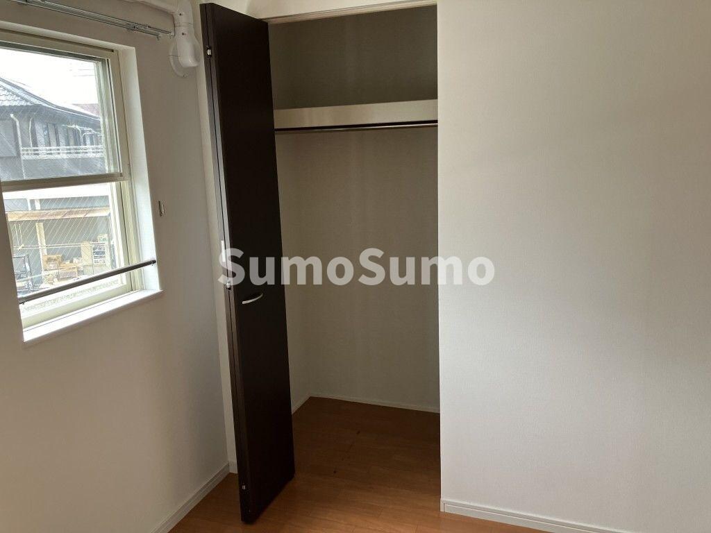 物件内観写真11　(ちょっとした収納スペースも充実しています)