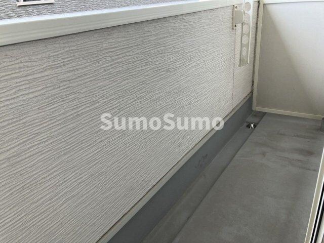 物件内観写真12　(外からの目が気にならないバルコニーで洗濯物が干せます)