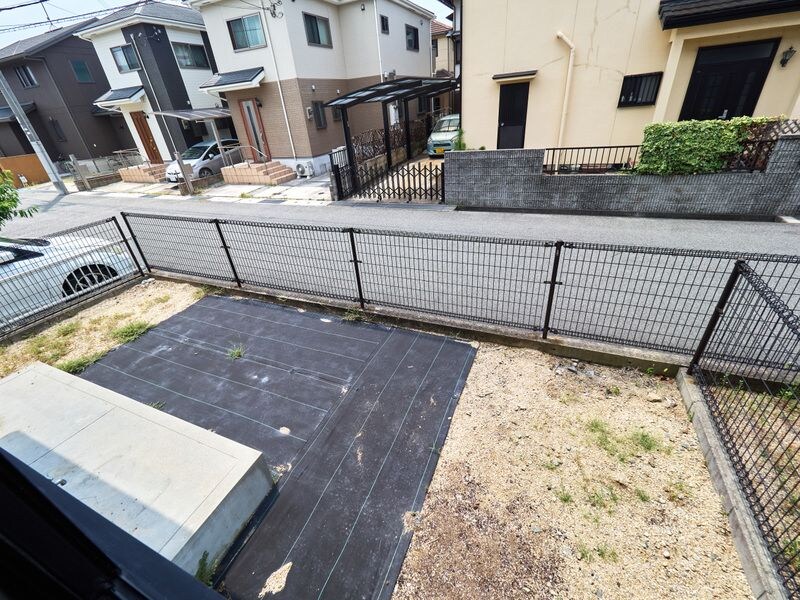 物件内観写真9　(朝の支度にも助かる、独立の洗髪洗面化粧台)