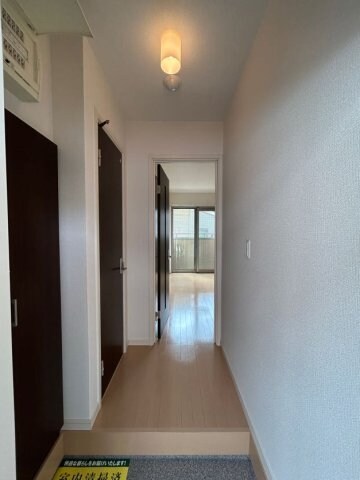 物件内観写真7　(シンプルで使いやすい玄関です)