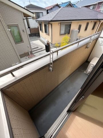 物件内観写真8　(暖かな日差しのふりそそぐバルコニー)