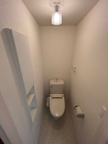 物件内観写真9　(コンパクトで使いやすいトイレです)