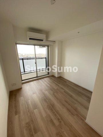 物件内観写真3　(おしゃれな居間です)