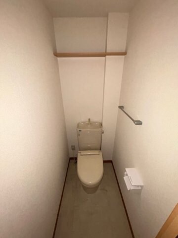 物件内観写真11　(コンパクトで使いやすいトイレです)