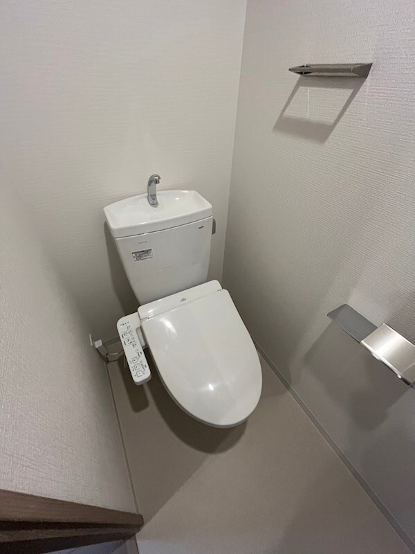 物件内観写真10　(清潔感のあるトイレです)