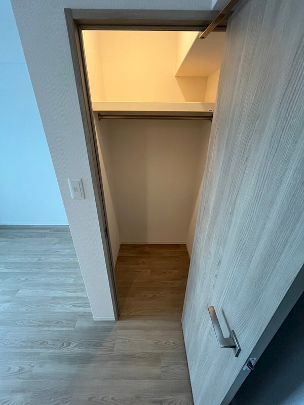 物件内観写真13　(大きなスペースがあり、収納には困りません)