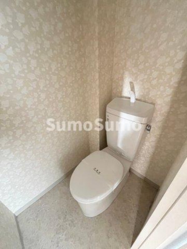 トイレ(コンパクトで使いやすいトイレです)