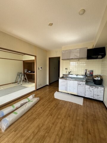 物件内観写真6　(リビングです)