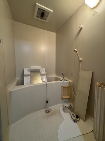 物件内観写真8　(日々の疲れを癒すお風呂付です)