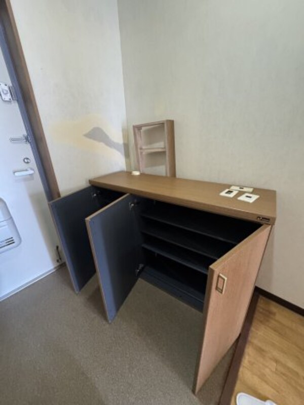 収納(小物を収納するのに便利です)
