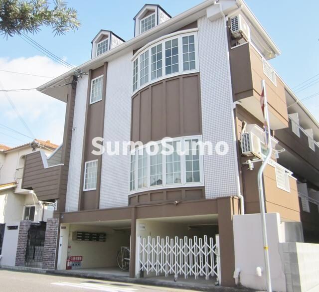 物件外観写真1　(おしゃれな外観です)