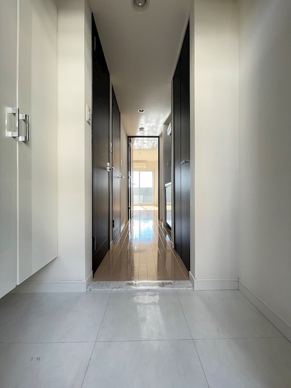 物件内観写真26　(収納もある玄関です)