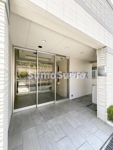 物件外観写真2　(毎日通るエントランスはこのようになっています)