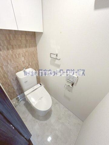物件内観写真9　(シンプルで使いやすいトイレです)