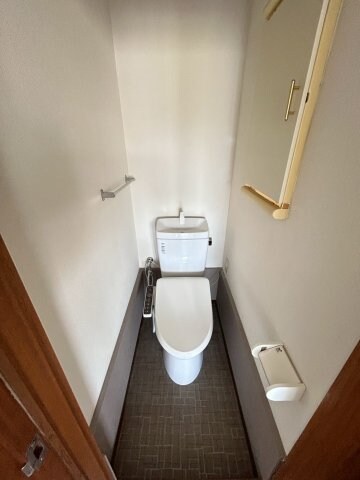 物件内観写真12　(落ち着いたトイレです)