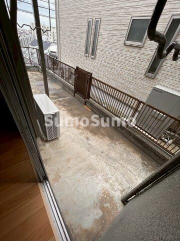 物件内観写真13　(広々としたバルコニーです)