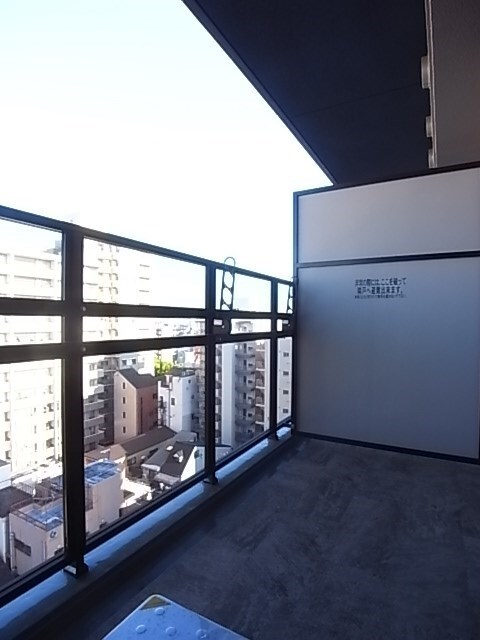 物件内観写真8　(バルコニーがあります)