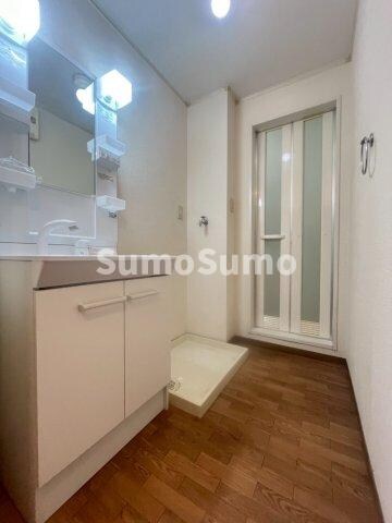 物件内観写真16　(コンパクトで使いやすい洗面所)