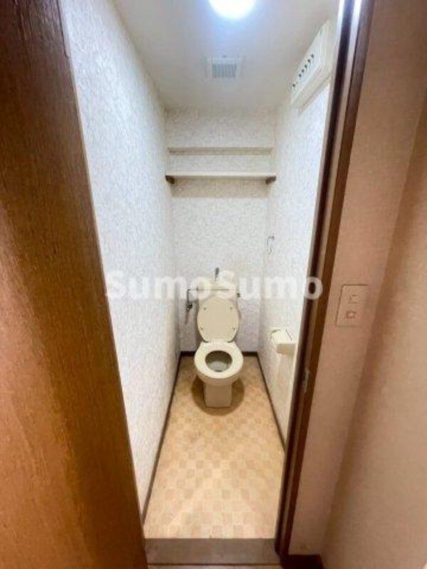 トイレ(落ち着いた色調のトイレです)