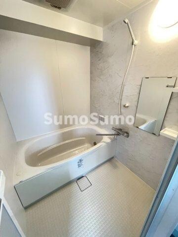 物件内観写真6　(日々の疲れを癒すお風呂付です)