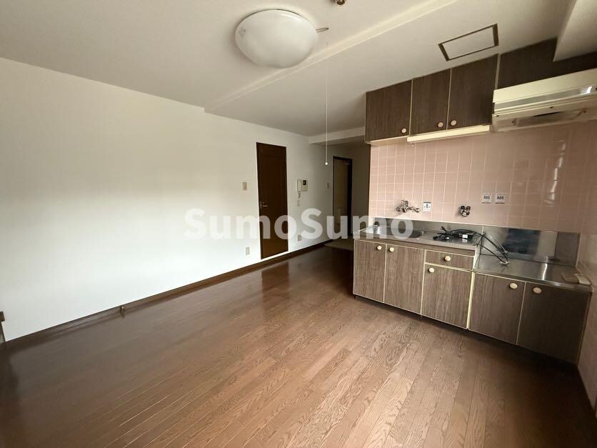 物件内観写真6　(使いやすい居間です)