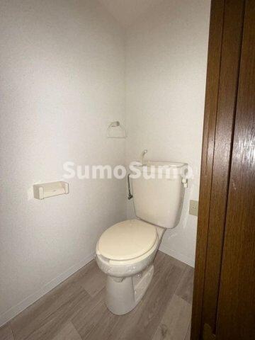 物件内観写真10　(コンパクトで使いやすいトイレです)