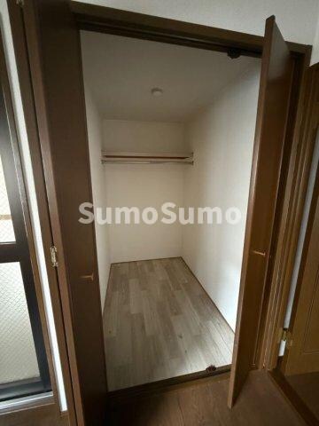 物件内観写真17　(小物を収納するのに便利です)