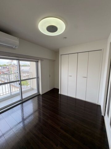 物件内観写真4　(使いやすい居間です)