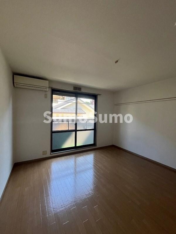 物件内観写真19　(おしゃれな居間です)