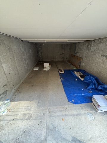 物件外観写真2　(駐車スペースもあります)