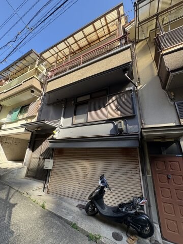 物件外観写真3　(外観は落ち着いています)