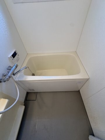 物件内観写真17　(コンパクトで使いやすいお風呂です)