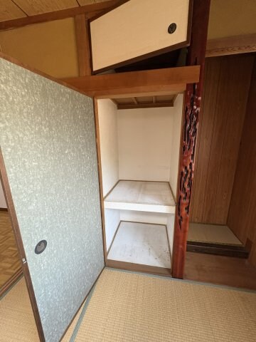 物件内観写真22　(明るい玄関です)