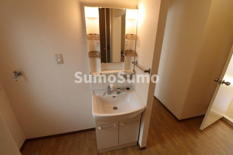 物件内観写真13　(脱衣スペースもあります)