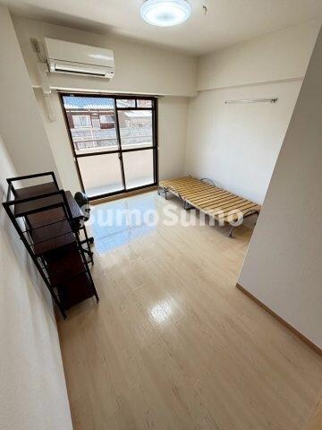 物件内観写真5　(ゆったり過ごせるリビングです)