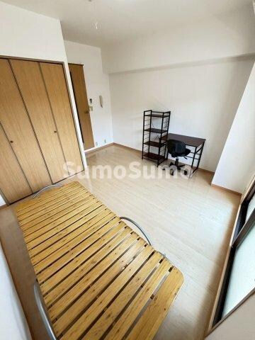 物件内観写真7　(使い勝手のいい寝室です)