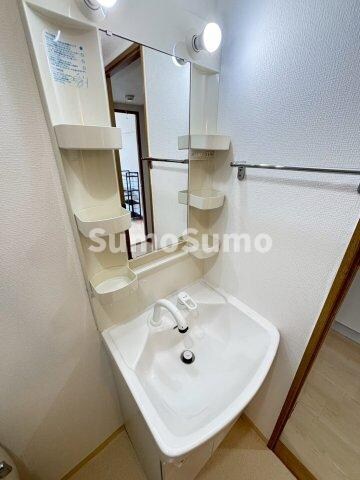 物件内観写真10　(スペースが確保できる洗面所です)