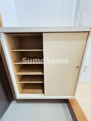 物件内観写真18　(大きなスペースがあり、収納には困りません)