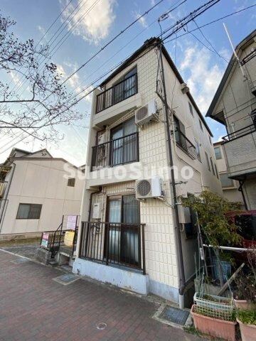 物件外観写真1　(おしゃれな外観です)